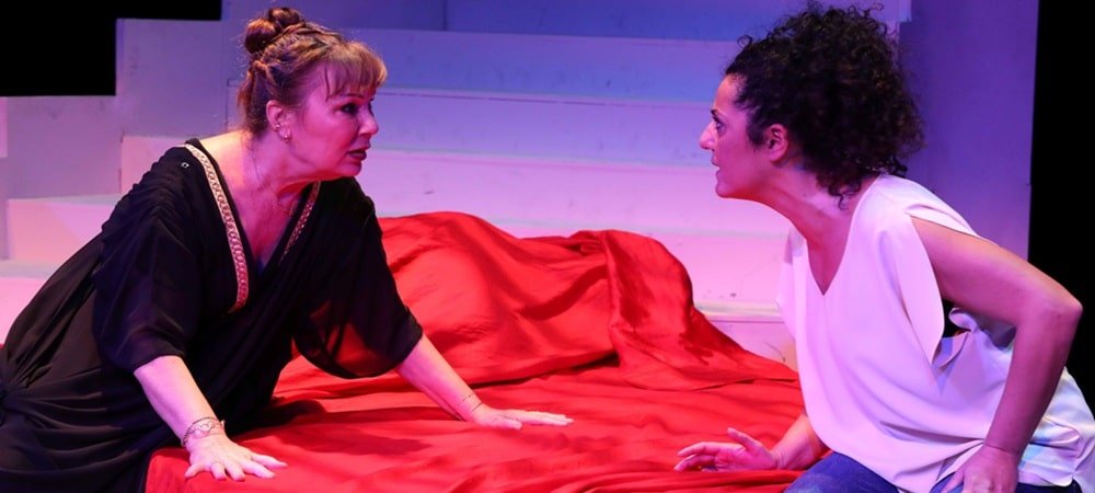 ŞEHRİN TİYATROSU“BEN MEDEA DEĞİLİM” OYUNUYLA ATAŞEHİR’DE