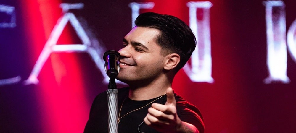 Emir Can İğrek’ten Yıla Coşku Dolu Final