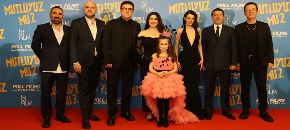 “MUTLUYUZ MU?” GALASINDA KAHKAHA VE DUYGU BİR ARADA