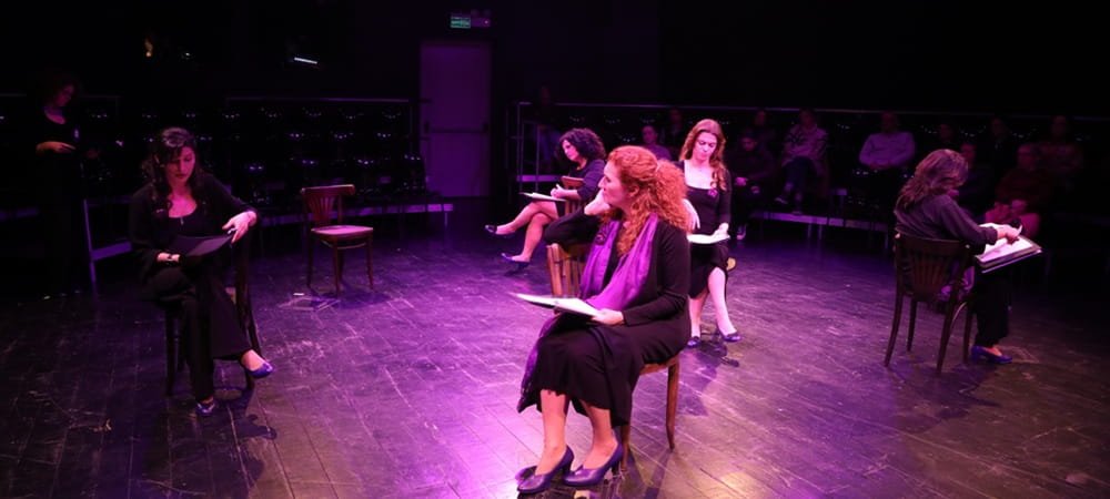 ŞEHİR TİYATROLARI SAHNELERİNDE KADINLARIN SESİ YÜKSELDİ