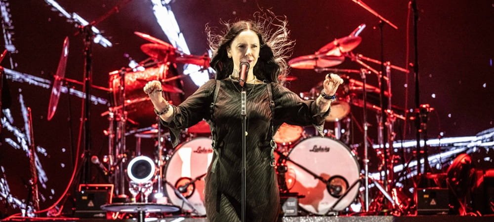 ŞEBNEM FERAH İZMİR’DE SAHNEDE DEVLEŞTİ
